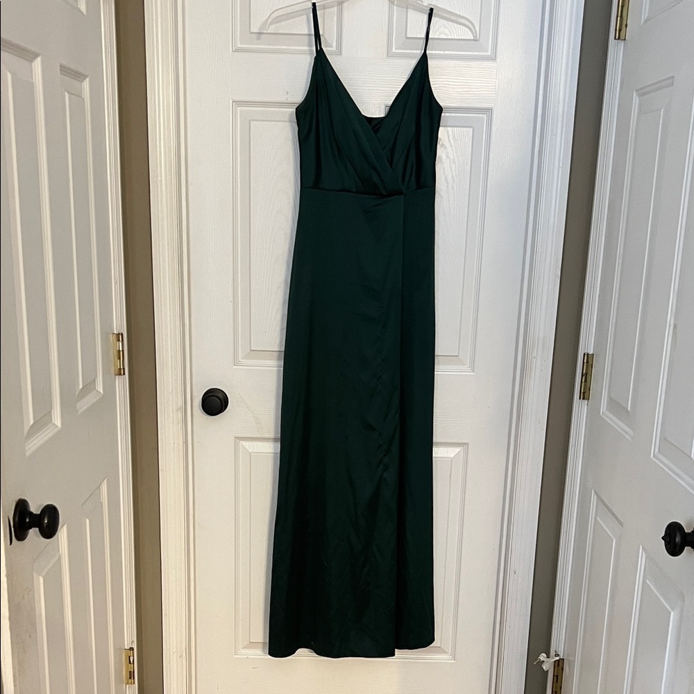 Elegant Green Evening Gown Size 4